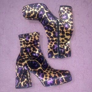 🆕 Betsey Johnson Leopard Booties 💜